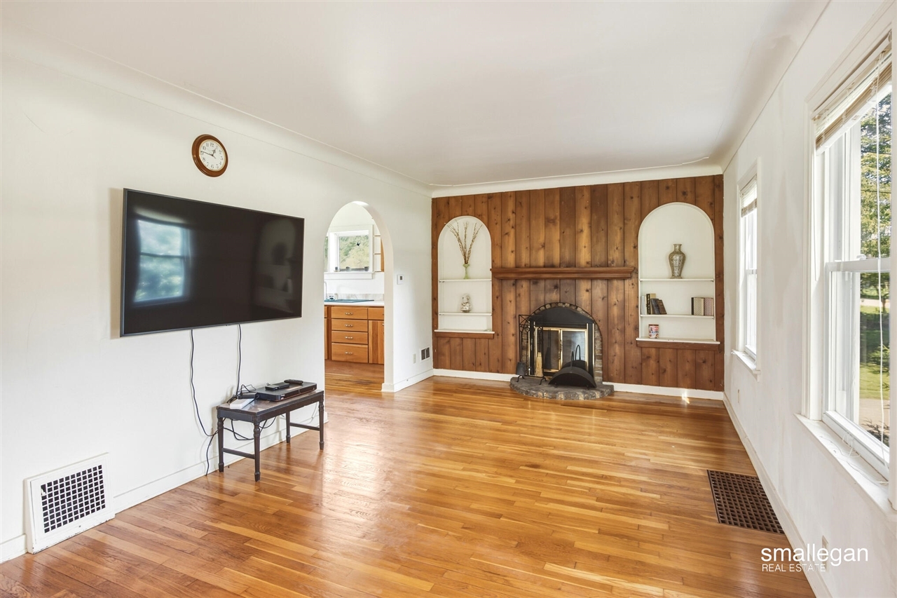 Photo 3 of Single family home for sale at 1897 Manning Ave, Grand Rapids, MI 49534 | MLS# 70560426 | Listing updated on 2026-09-30