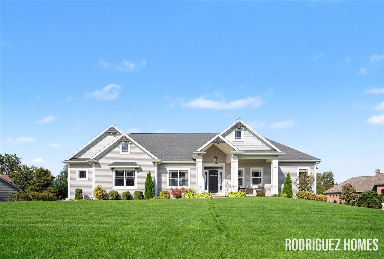Photo 2 of Sale Pending at 5867 Stonecrop Dr, Belmont, MI 49306 | MLS# 70560437 | Listing updated on 2026-09-27