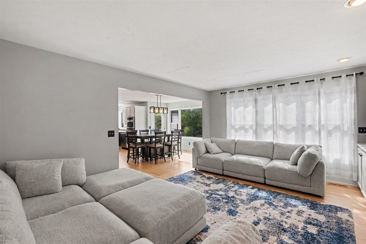 Photo 4 of Single family home for sale at 8550 Fowler Ct, Rockford, MI 49341 | MLS# 70560456 | Listing updated on 2026-10-01