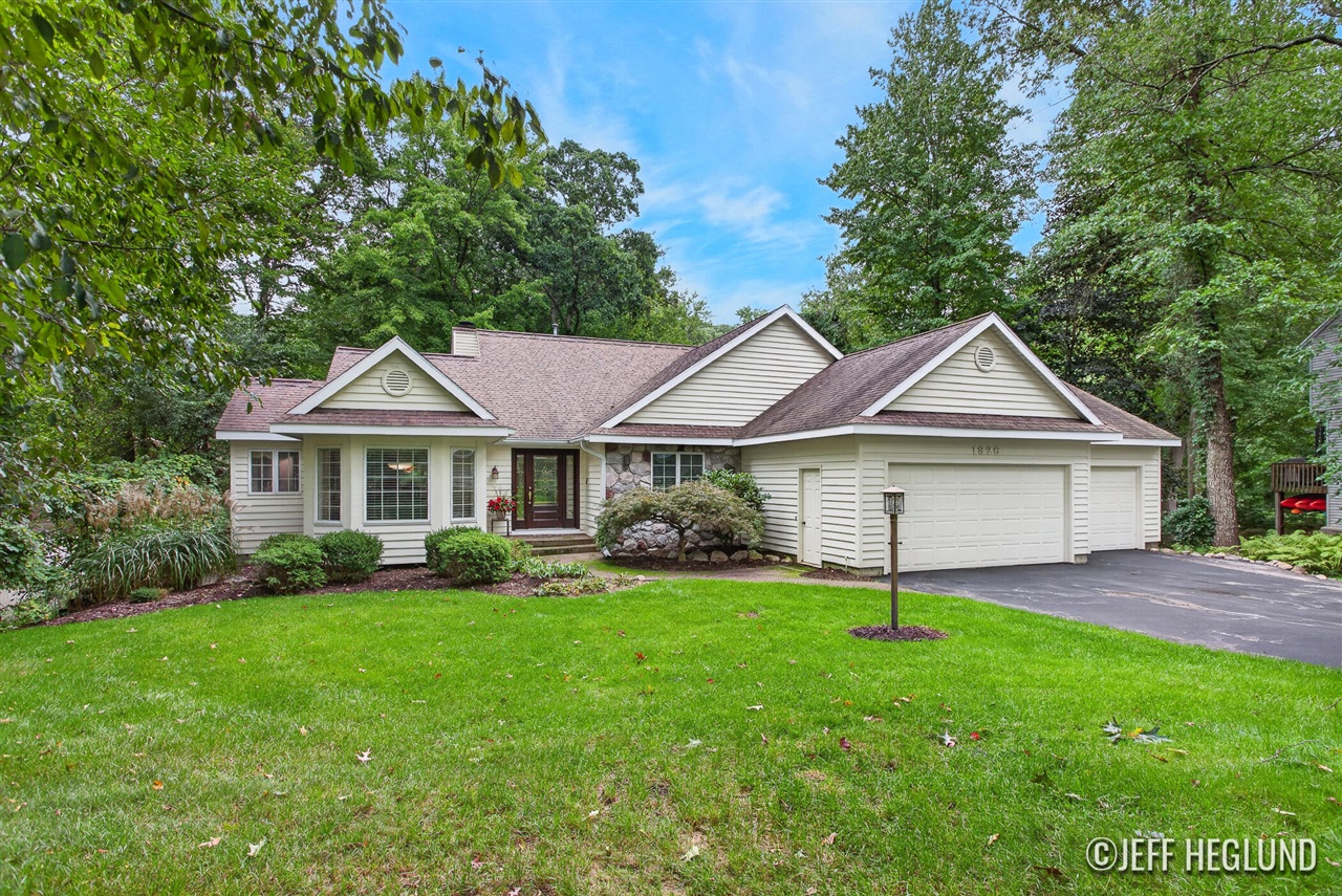 Photo 1 of Single family home for sale at 1926 Country Brk Dr, Ada, MI 49301 | MLS# 70560492 | Listing updated on 2026-09-25