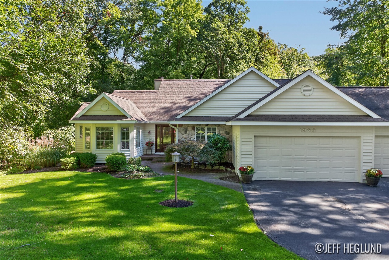 Photo 2 of Single family home for sale at 1926 Country Brk Dr, Ada, MI 49301 | MLS# 70560492 | Listing updated on 2026-09-25