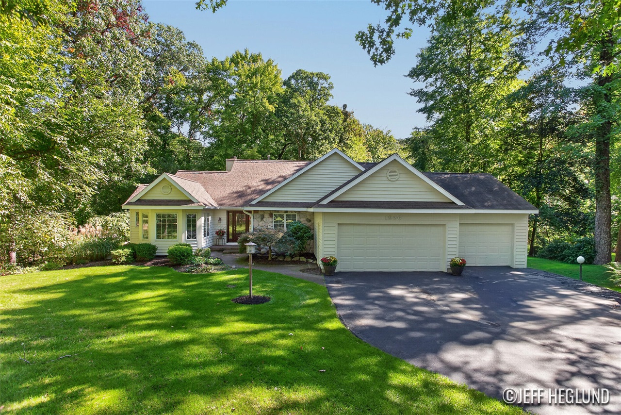 Photo 3 of Single family home for sale at 1926 Country Brk Dr, Ada, MI 49301 | MLS# 70560492 | Listing updated on 2026-09-25