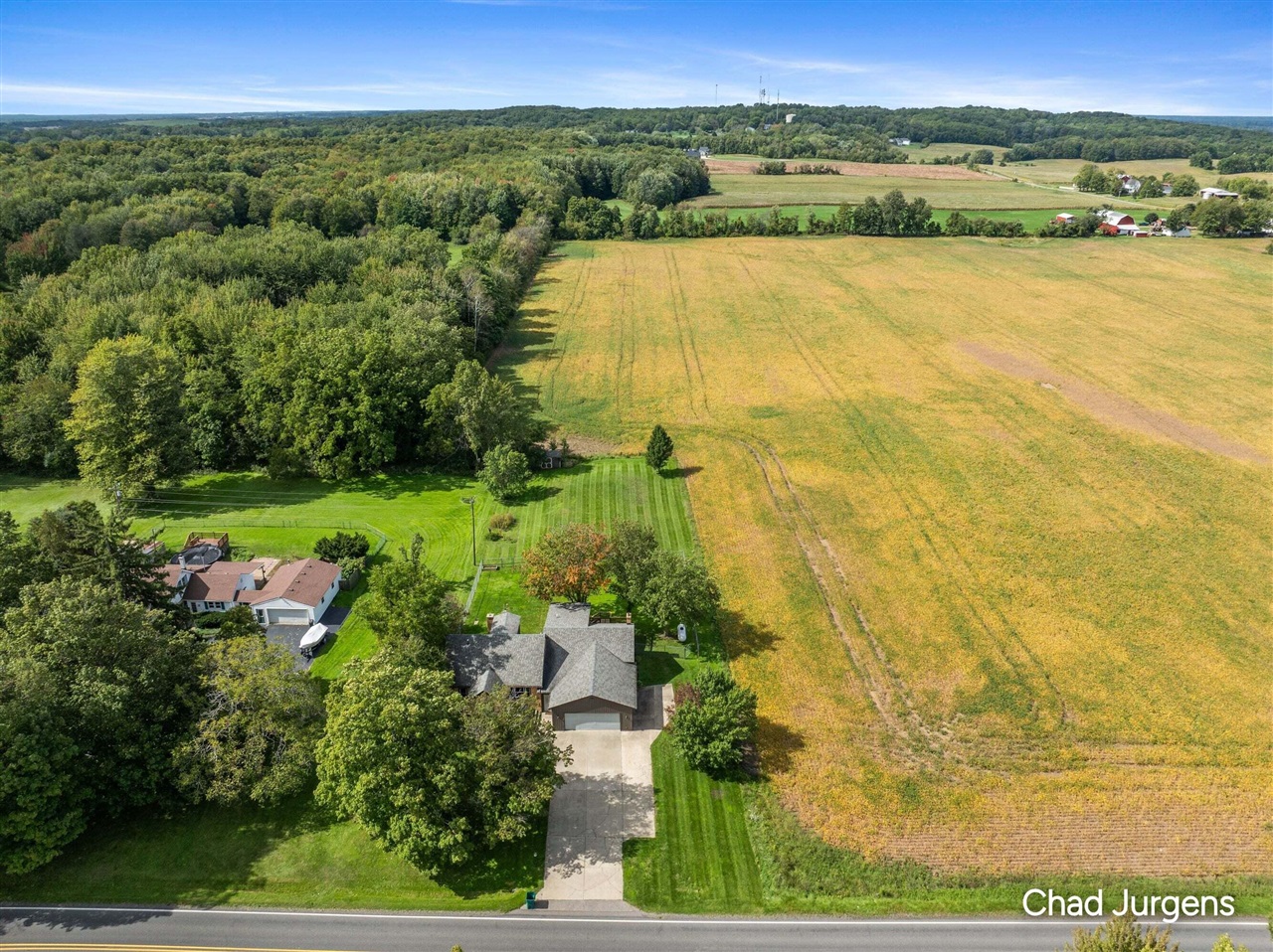 Photo 4 of Single family home for sale at 9379 Kalamazoo Ave, Caledonia, MI 49316 | MLS# 70560527 | Listing updated on 2026-09-29