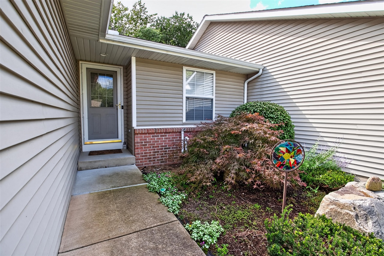 Photo 2 of Sale Pending at 255 Timber Crk Cir, Comstock Park, MI 49321 | MLS# 70560545 | Listing updated on 2026-09-27