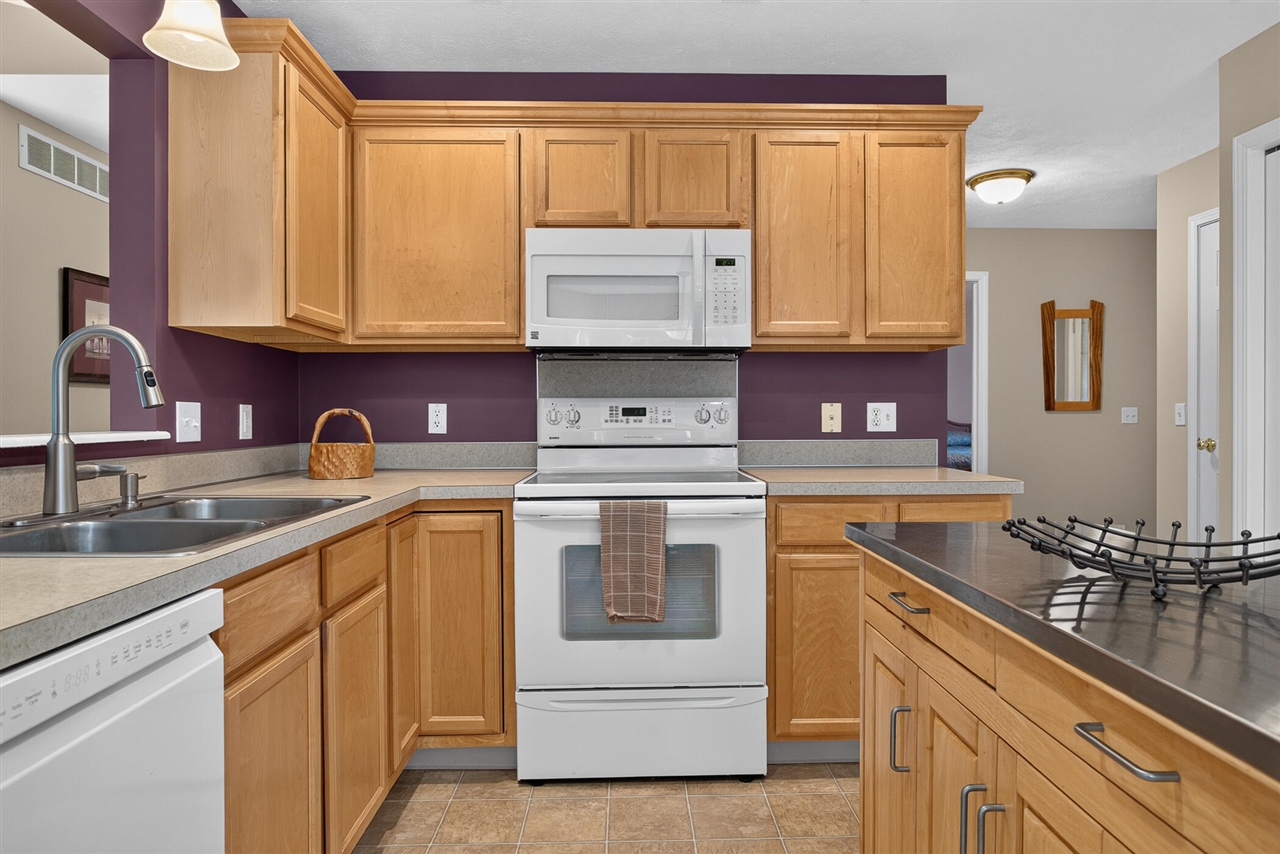 Photo 3 of Sale Pending at 255 Timber Crk Cir, Comstock Park, MI 49321 | MLS# 70560545 | Listing updated on 2026-09-27