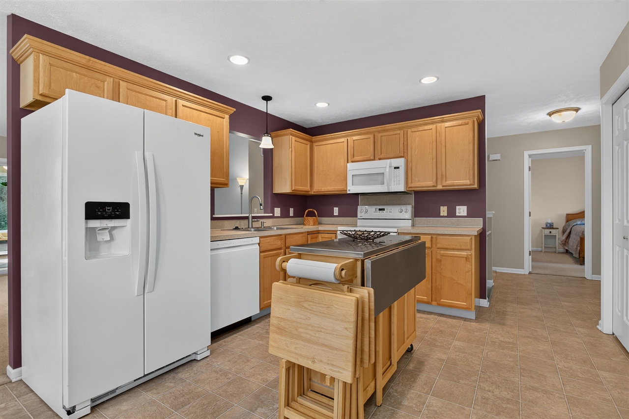 Photo 3 of Sale Pending at 255 Timber Crk Cir, Comstock Park, MI 49321 | MLS# 70560545 | Listing updated on 2026-09-27