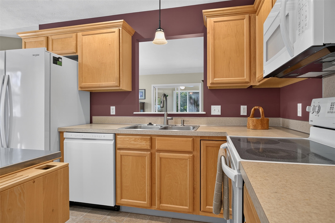 Photo 4 of Sale Pending at 255 Timber Crk Cir, Comstock Park, MI 49321 | MLS# 70560545 | Listing updated on 2026-09-27