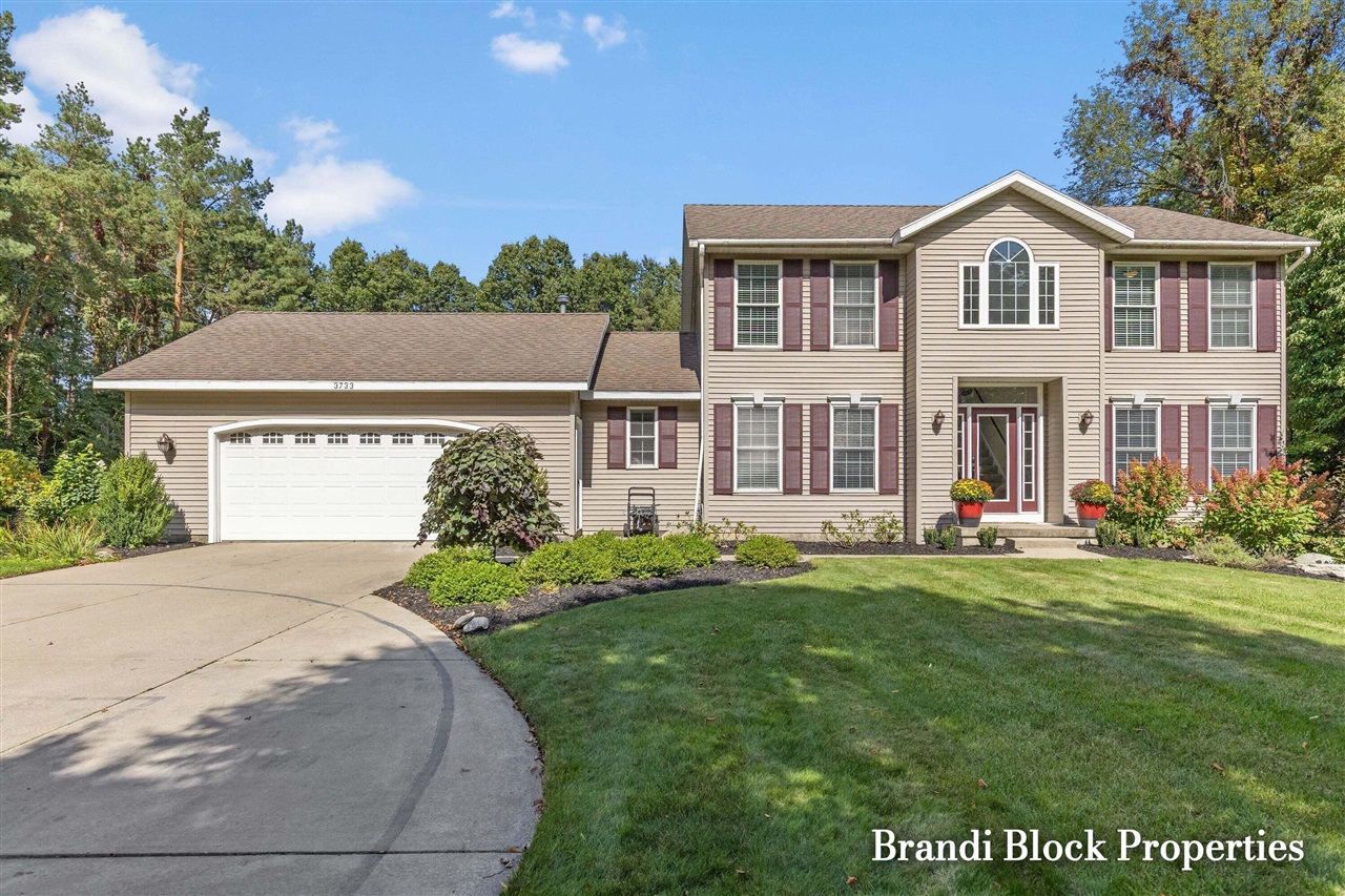 Photo 1 of Single family home for sale at 3733 Webber Pines Dr, Grand Rapids, MI 49525 | MLS# 70560577 | Listing updated on 2026-09-28