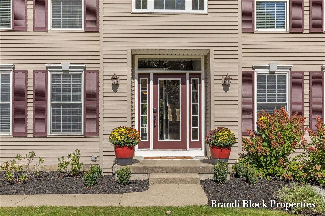 Photo 3 of Single family home for sale at 3733 Webber Pines Dr, Grand Rapids, MI 49525 | MLS# 70560577 | Listing updated on 2026-09-28