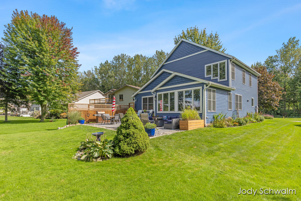 Photo 2 of Single family home for sale at 7121 Hass Dr, Comstock Park, MI 49321 | MLS# 70560623 | Listing updated on 2026-09-24