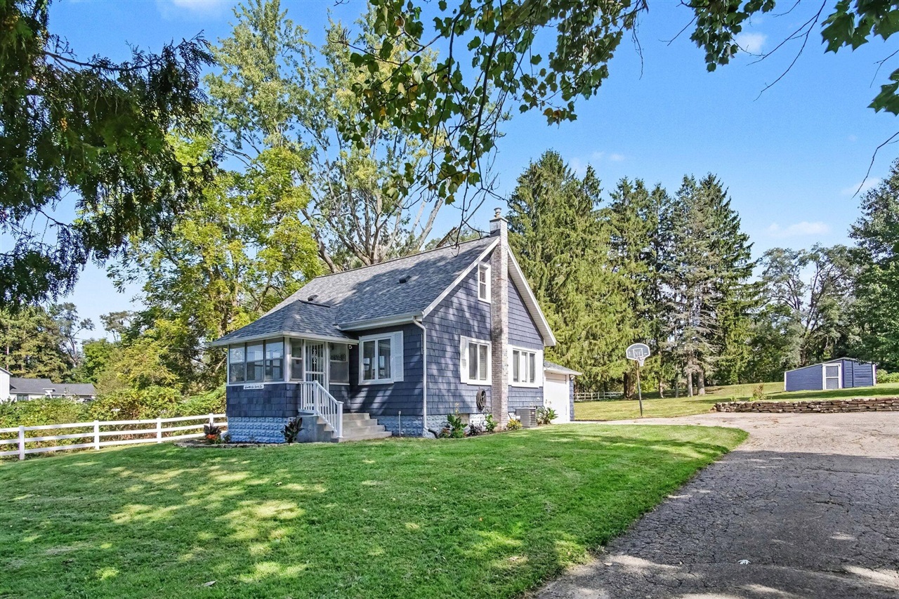 Photo 2 of Single family home for sale at 7632 Northland Dr, Rockford, MI 49341 | MLS# 70560661 | Listing updated on 2026-10-03