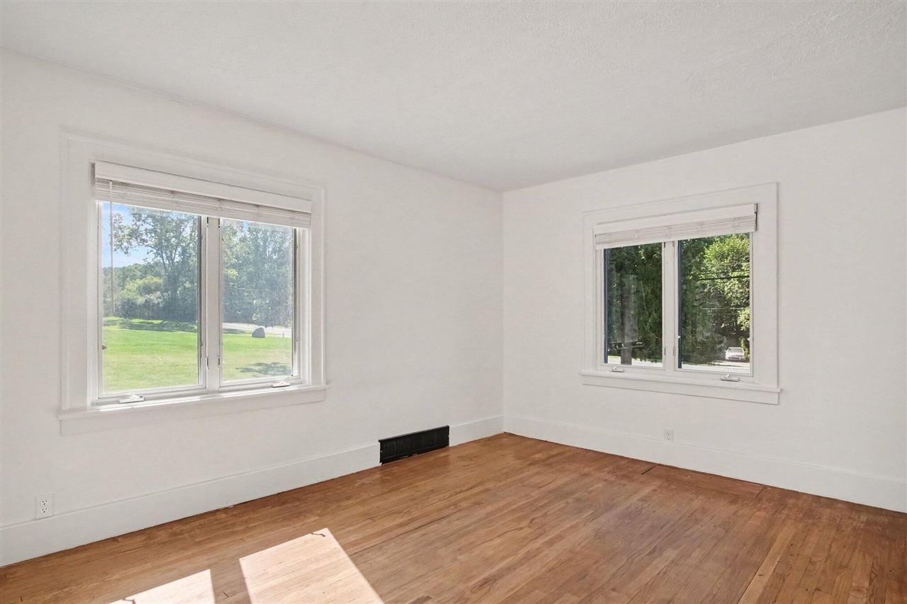 Photo 4 of Single family home for sale at 7632 Northland Dr, Rockford, MI 49341 | MLS# 70560661 | Listing updated on 2026-10-03