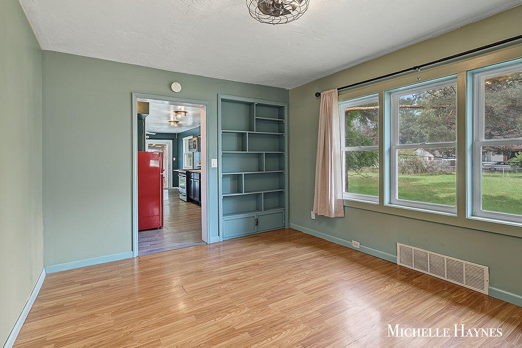 Photo 4 of Single family home for sale at 5055 Haughey Ave, Grand Rapids, MI 49548 | MLS# 70560707 | Listing updated on 2026-10-01