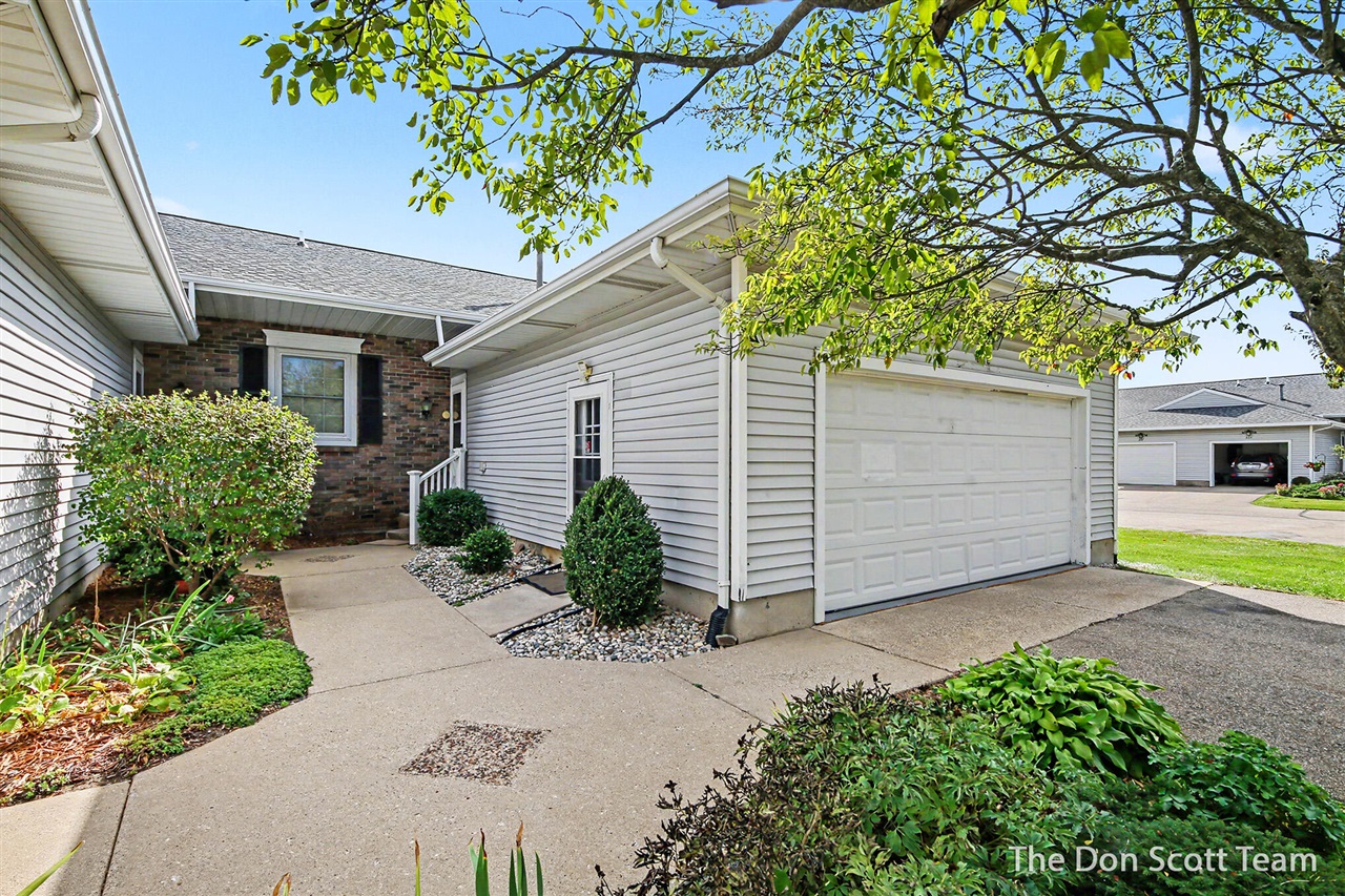 Photo 2 of Condo for sale at 282 Creekside St, Sparta, MI 49345 | MLS# 70560810 | Listing updated on 2026-10-05