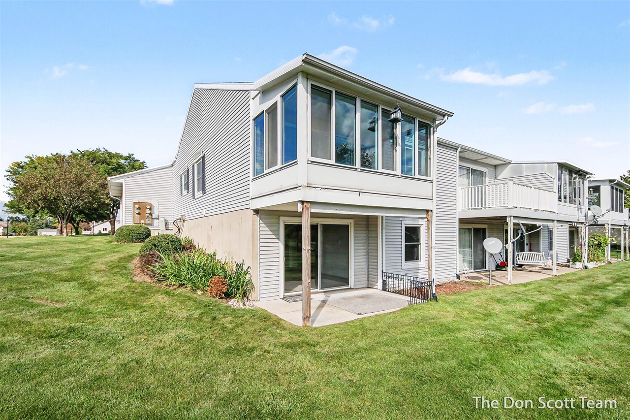 Photo 3 of Condo for sale at 282 Creekside St, Sparta, MI 49345 | MLS# 70560810 | Listing updated on 2026-10-05