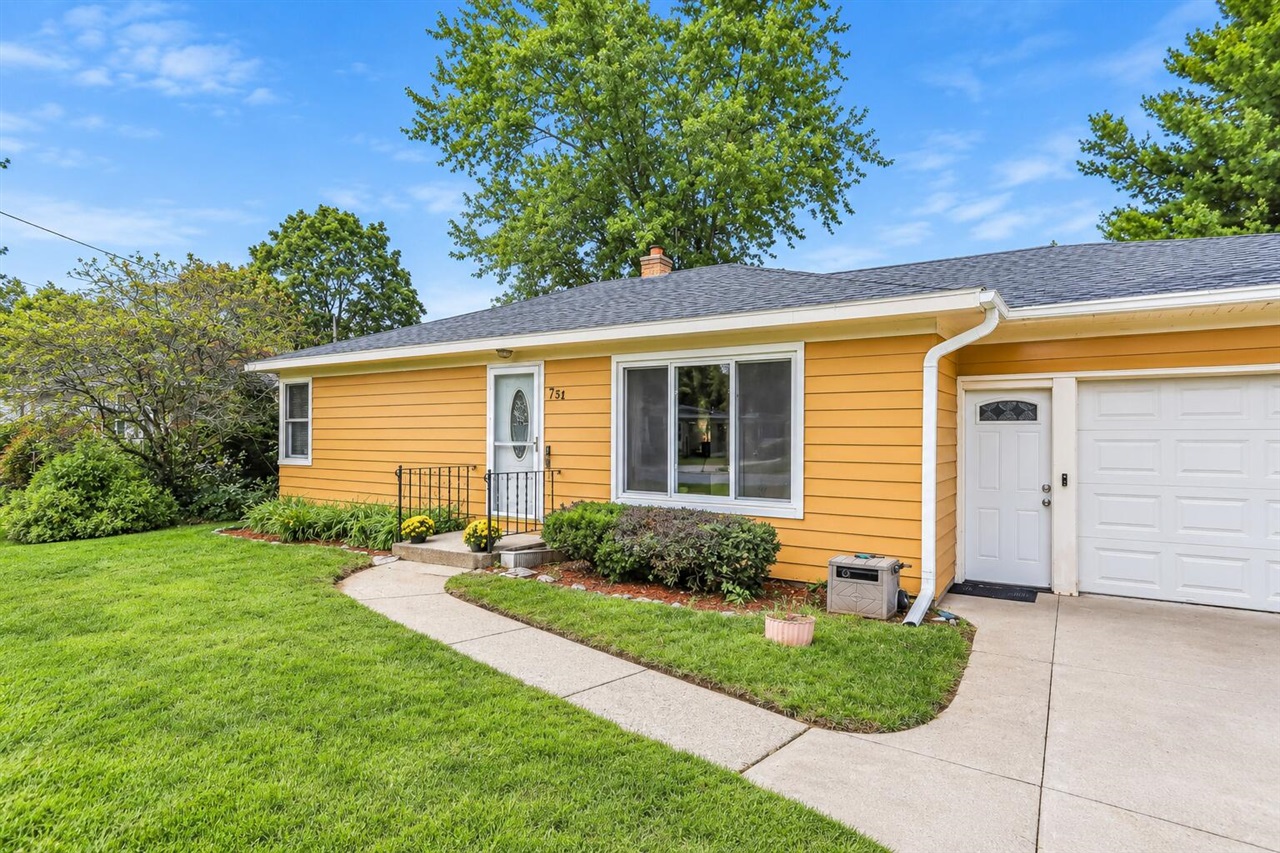 Photo 1 of Single family home for sale at 731 66th Street, Grand Rapids, MI 49548 | MLS# 70560847 | Listing updated on 2026-09-28