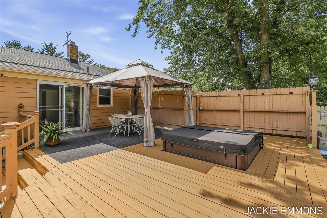 Photo 3 of Single family home for sale at 731 66th Street, Grand Rapids, MI 49548 | MLS# 70560847 | Listing updated on 2026-09-28