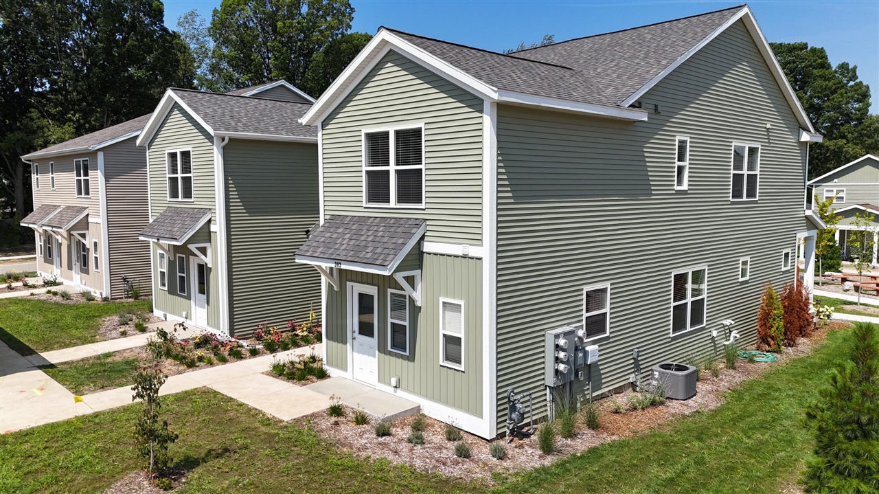 Listing Photo 1 - Condo for sale in building located at 291 Vis Grn Dr, Holland, MI 49423 - Unit #
