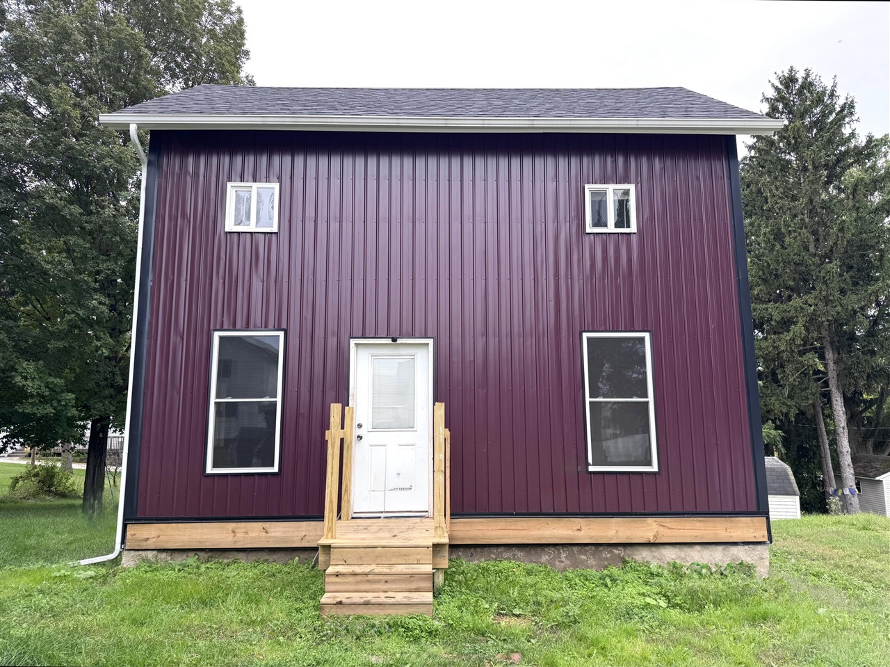 Photo 1 of Single family home for sale at 6610 E Berrien St, Eau Claire, MI 49111 | MLS# 70560991 | Listing updated on 2026-09-25