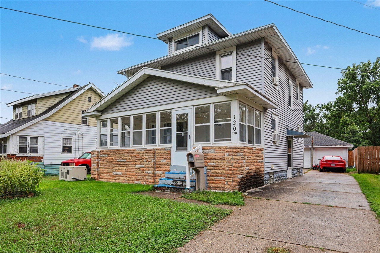 Photo 3 of Single family home for sale at 120 Lemyra St, Grand Rapids, MI 49548 | MLS# 70561068 | Listing updated on 2026-10-03