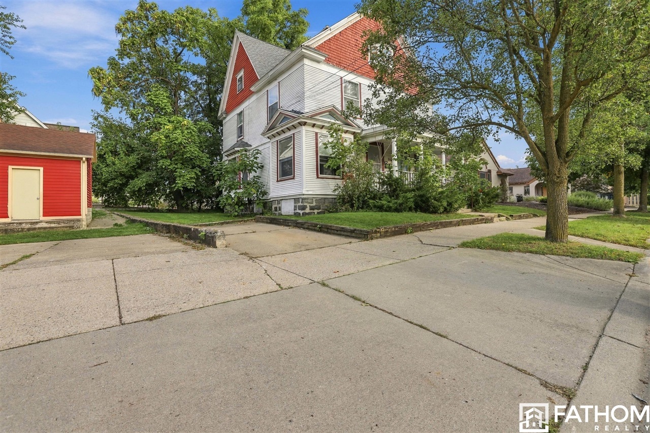 Photo 3 of Multi family home for sale at 112 Eastern Ave, Grand Rapids, MI 49503 | MLS# 70561183 | Listing updated on 2026-10-01