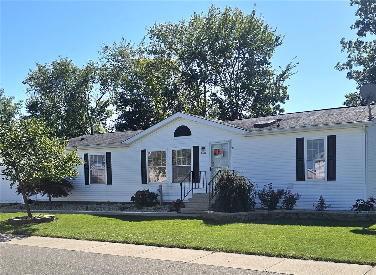 Photo 2 of Single family home for sale at 7440 Gallop Trl, Caledonia, MI 49316 | MLS# 70561247 | Listing updated on 2026-09-30
