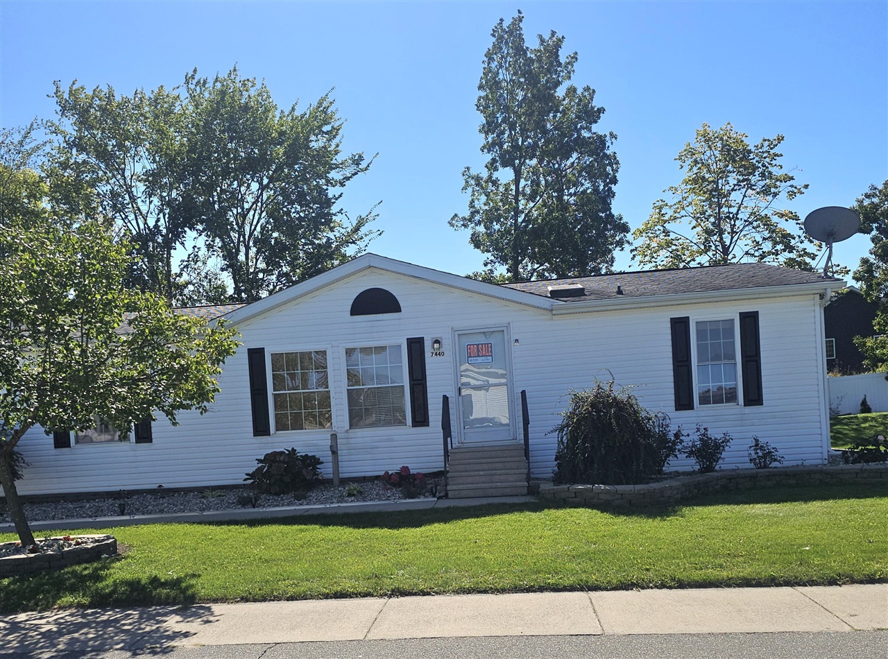 Photo 3 of Single family home for sale at 7440 Gallop Trl, Caledonia, MI 49316 | MLS# 70561247 | Listing updated on 2026-09-30