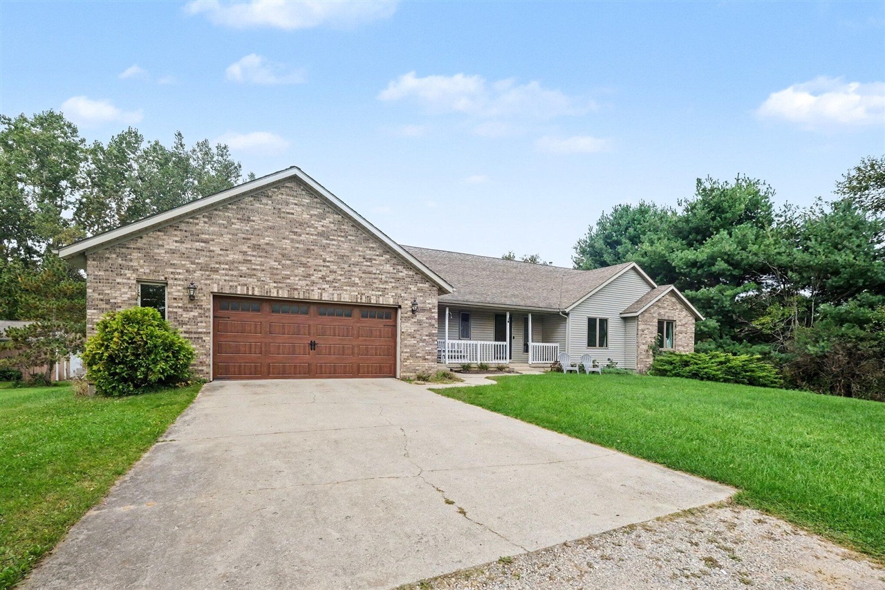 Photo 3 of Sale Pending at 8969 Myers Lake Ave, Rockford, MI 49341 | MLS# 70561257 | Listing updated on 2026-10-05
