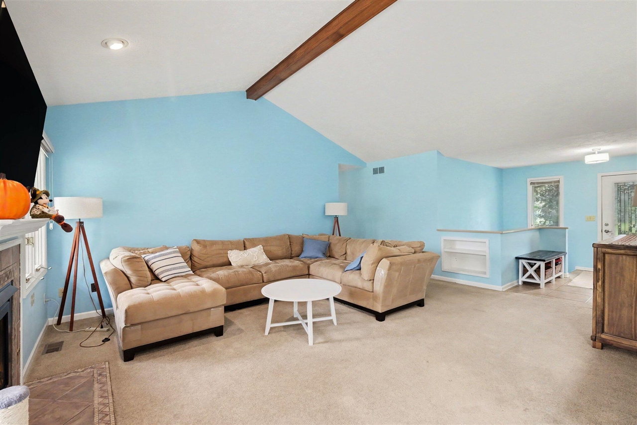 Photo 4 of Sale Pending at 8969 Myers Lake Ave, Rockford, MI 49341 | MLS# 70561257 | Listing updated on 2026-10-05