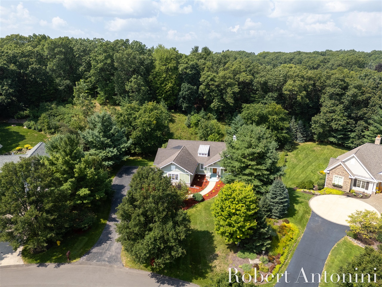 Photo 1 of Single family home for sale at 2025 Pine Nook Ct, Grand Rapids, MI 49525 | MLS# 70561455 | Listing updated on 2026-10-06