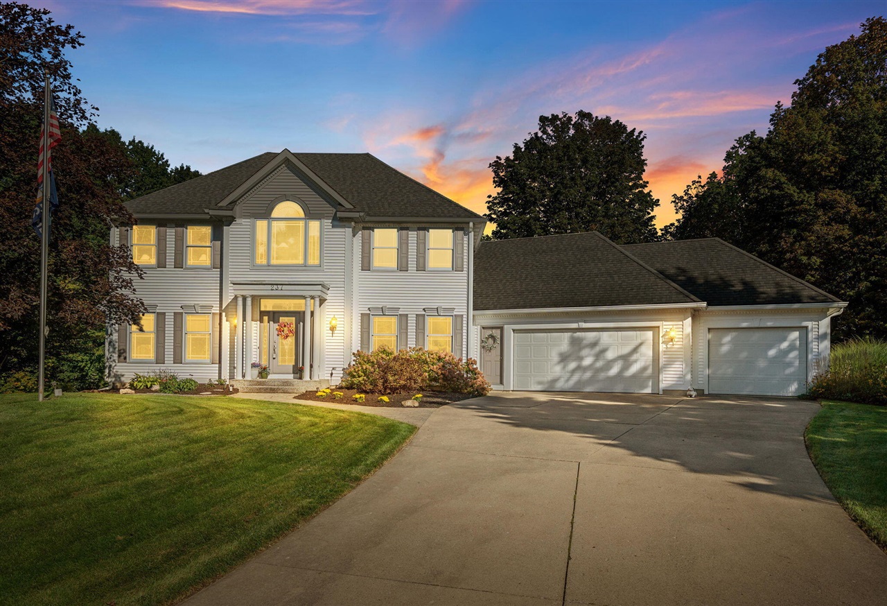 Photo 2 of Single family home for sale at 237 Covington Ct, Grandville, MI 49418 | MLS# 70561466 | Listing updated on 2026-09-30
