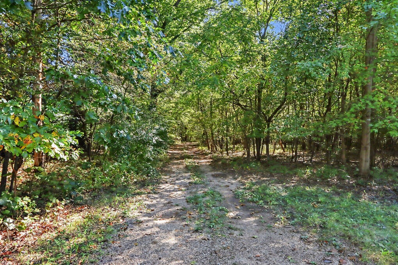 Photo 2 of Sale Pending at 36651 47th Avenue, Paw Paw, MI 49079 | MLS# 70561472 | Listing updated on 2026-10-02