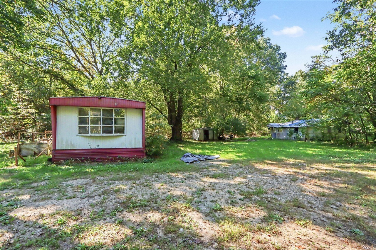 Photo 4 of Sale Pending at 36651 47th Avenue, Paw Paw, MI 49079 | MLS# 70561472 | Listing updated on 2026-10-02