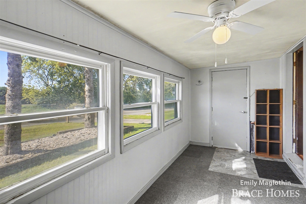 Photo 4 of Single family home for sale at 9422 Sparta Ave, Sparta, MI 49345 | MLS# 70561476 | Listing updated on 2026-09-29