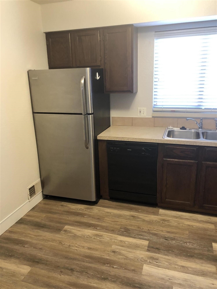 Listing Photo 4 - Condo for sale in building located at 808 Carrier Creek Blvd, Grand Rapids, MI 49503