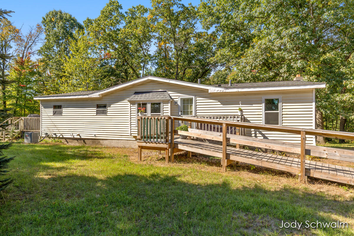 Photo 2 of Sale Pending at 14075 Hanna Ave, Cedar Springs, MI 49319 | MLS# 70561499 | Listing updated on 2026-10-02