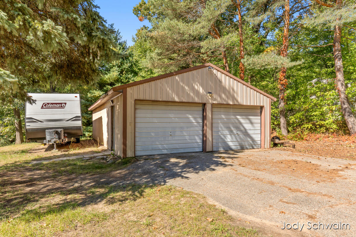 Photo 4 of Sale Pending at 14075 Hanna Ave, Cedar Springs, MI 49319 | MLS# 70561499 | Listing updated on 2026-10-02