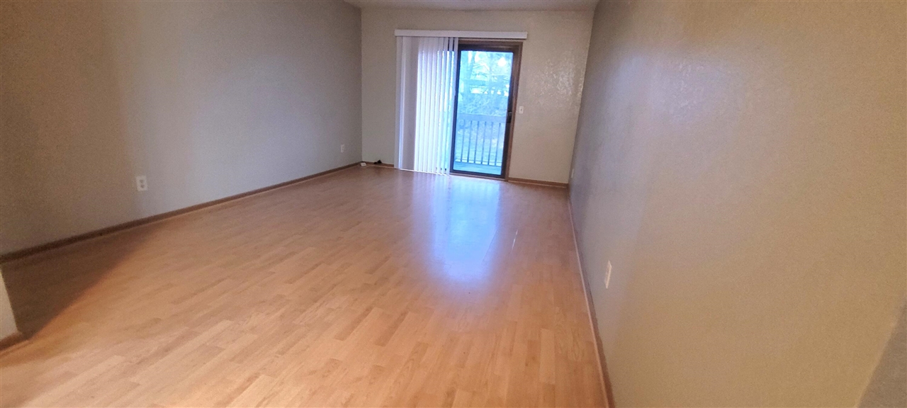 Listing Photo 4 - Condo for sale in building located at 820 Carrier Creek Blvd, Grand Rapids, MI 49503