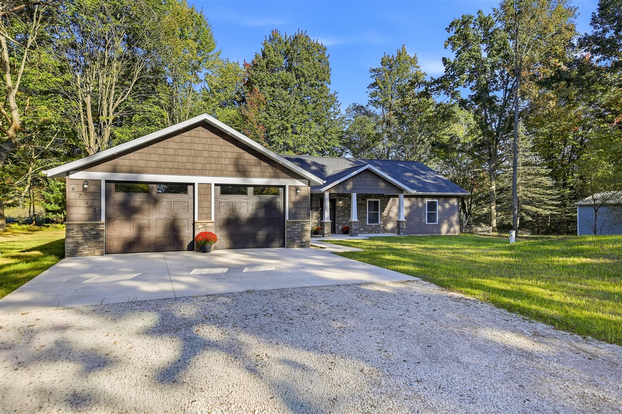 Single family home for sale at 6742 Abbey Ln, Canadian Lakes, MI 49346 | MLS# 70561542 | Listing updated on 2026-10-07