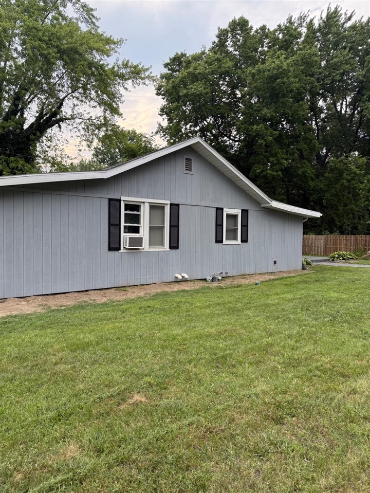 Photo 3 of Single family home for sale at 5726 Paw Lake Rd, Coloma, MI 49038 | MLS# 70561570 | Listing updated on 2026-10-01