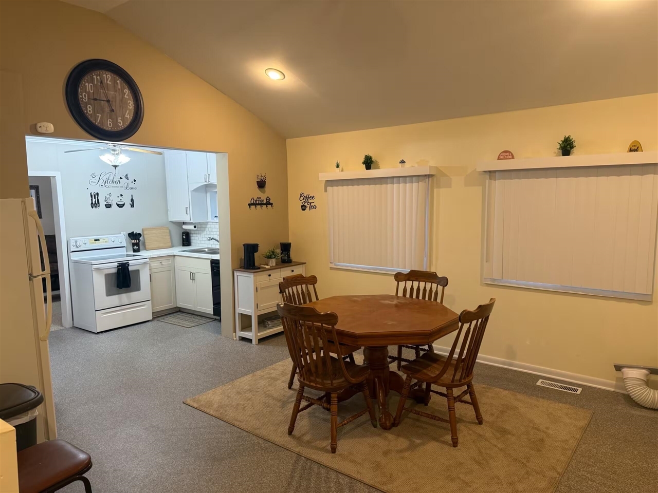 Photo 3 of Single family home for sale at 5726 Paw Lake Rd, Coloma, MI 49038 | MLS# 70561570 | Listing updated on 2026-10-01