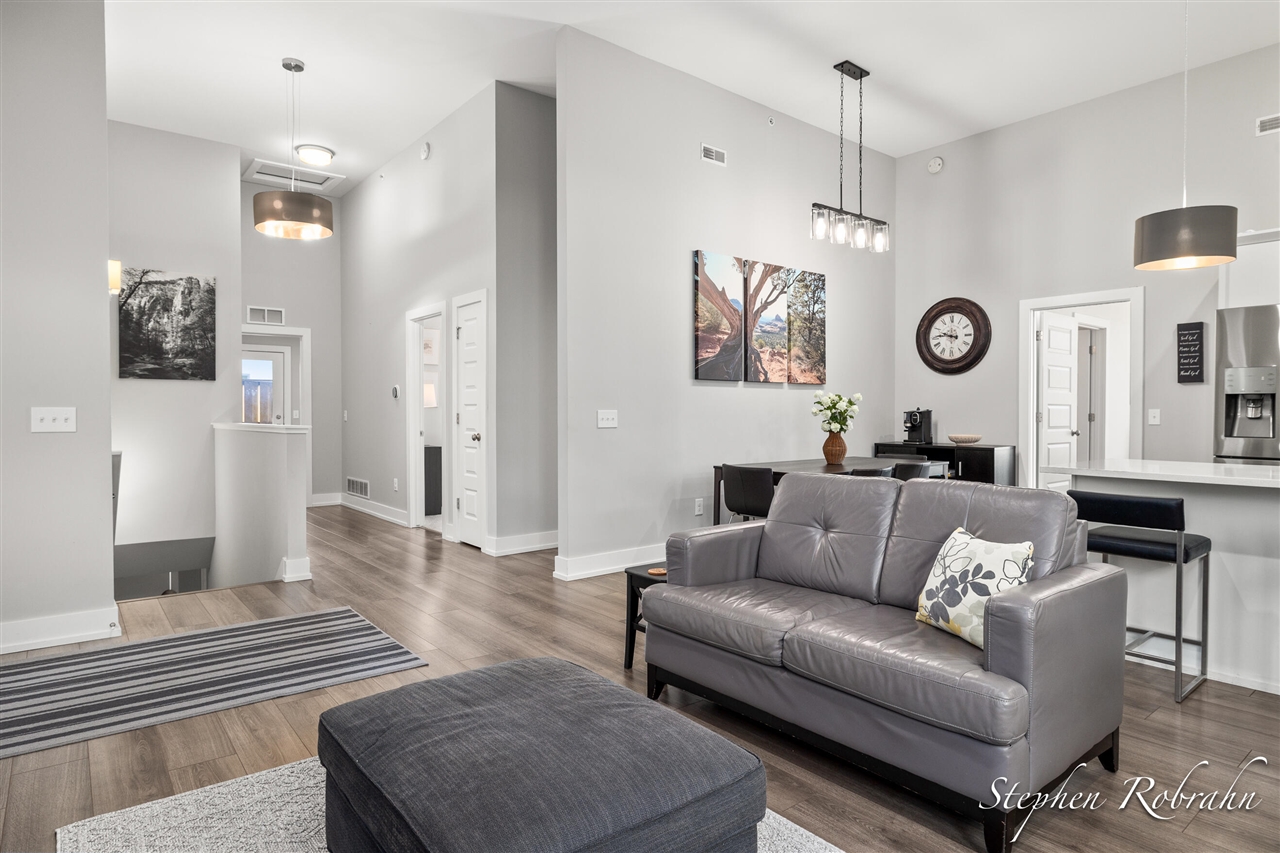 Listing Photo 5 - Condo for sale in building located at 2005 Celadon Dr, Grand Rapids, MI 49525 - Unit #5