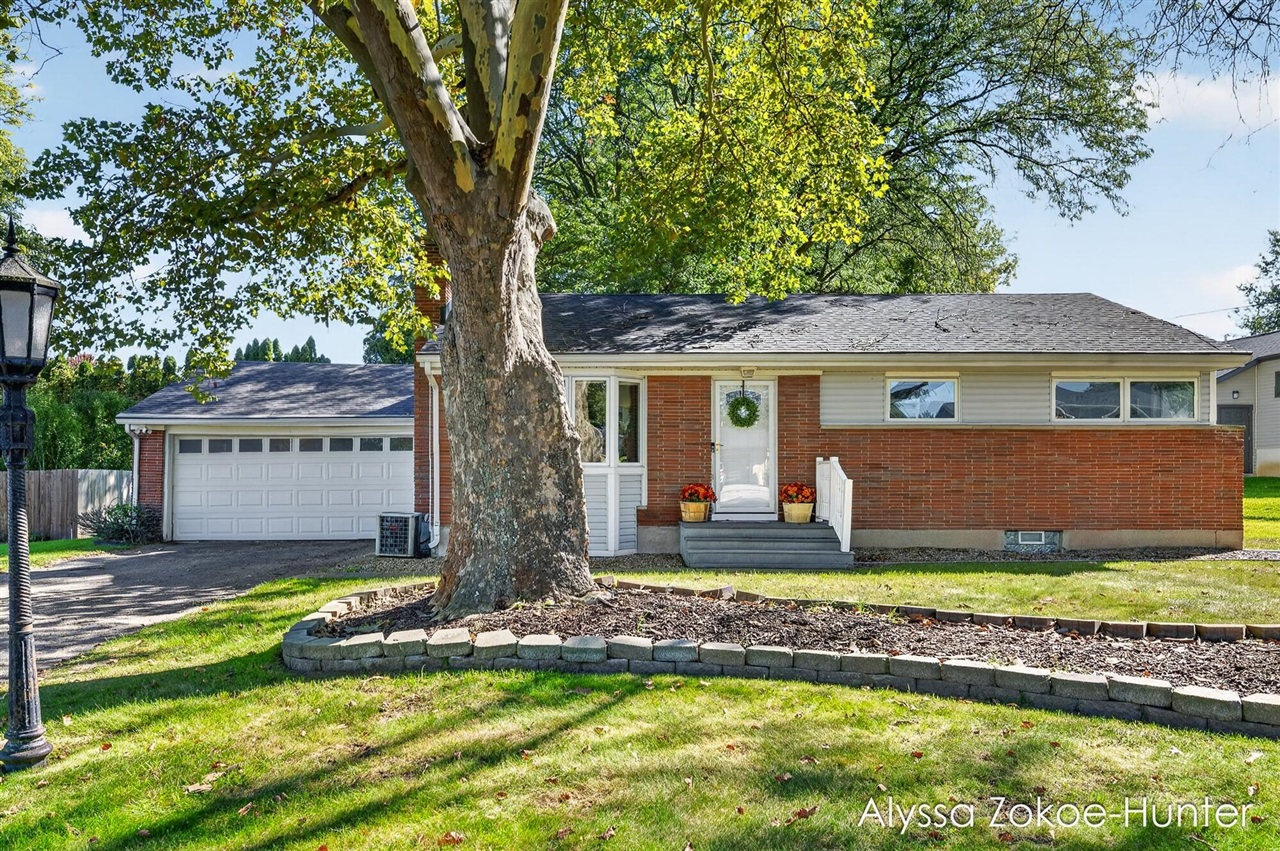 Photo 1 of Single family home for sale at 1938 Moerland Ct, Grand Rapids, MI 49504 | MLS# 70561668 | Listing updated on 2026-10-06