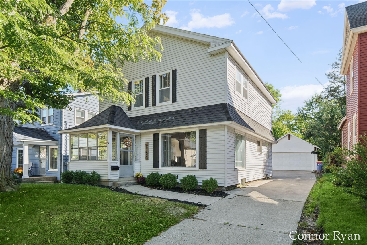 Photo 2 of Single family home for sale at 1362 Columbia Ave, Grand Rapids, MI 49505 | MLS# 70561747 | Listing updated on 2026-10-02