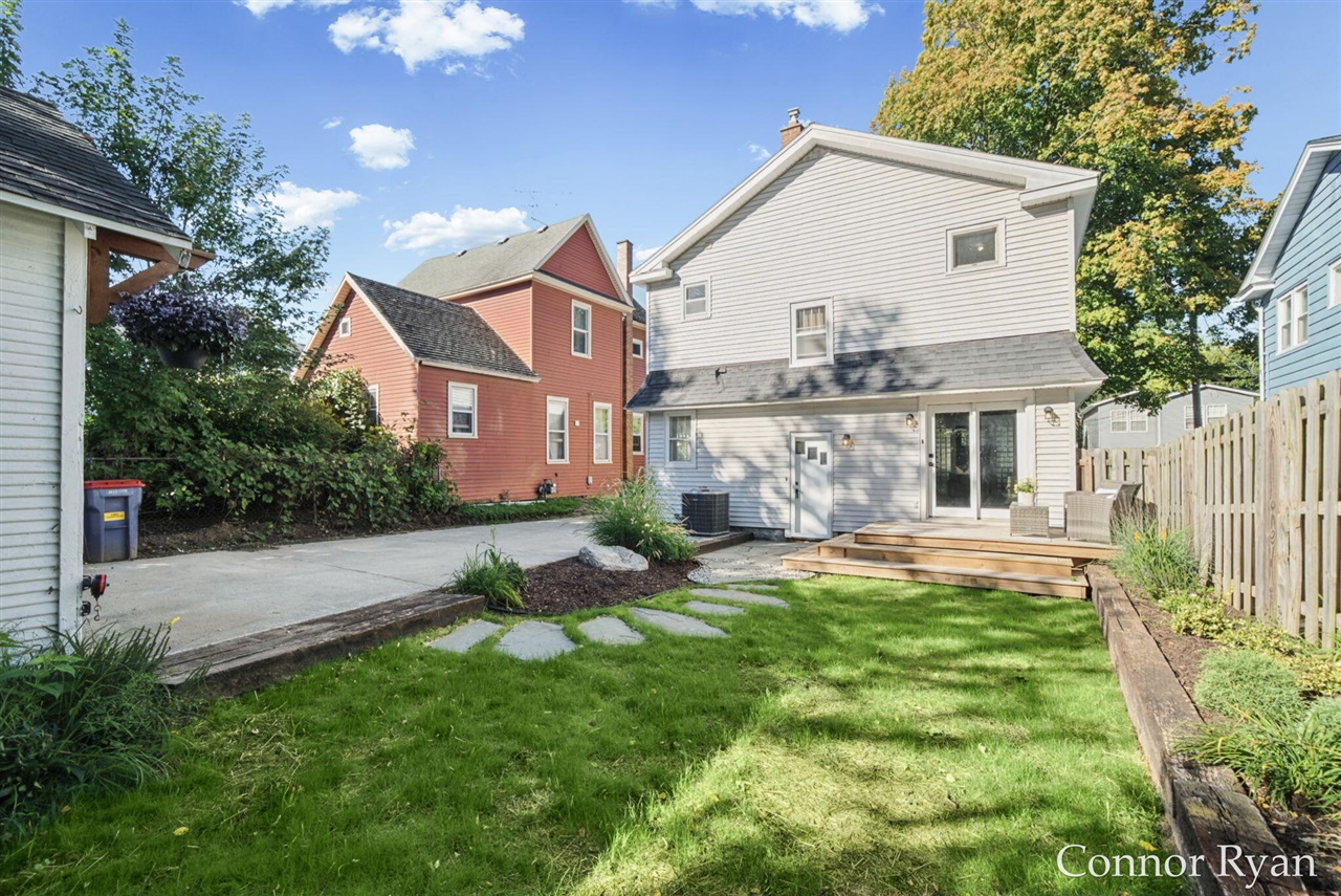 Photo 3 of Single family home for sale at 1362 Columbia Ave, Grand Rapids, MI 49505 | MLS# 70561747 | Listing updated on 2026-10-02