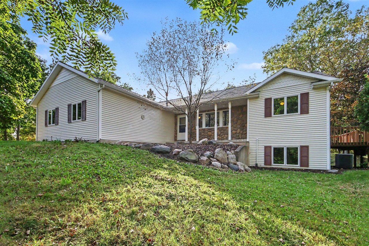 Photo 1 of Sale Pending at 4533 Fruit Ridge Ave, Grand Rapids, MI 49544 | MLS# 70561836 | Listing updated on 2026-10-06