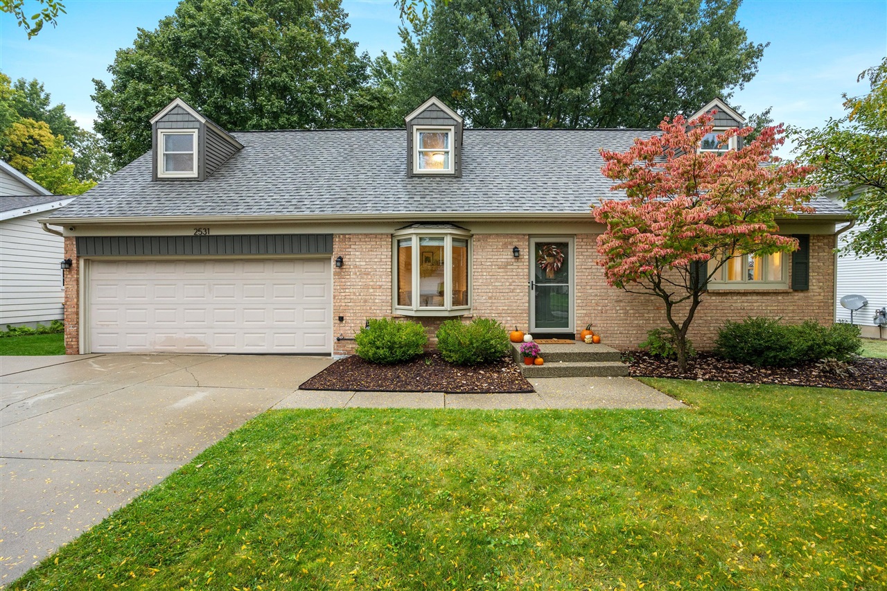 Photo 2 of Sale Pending at 2531 Longmeadow St, Grand Rapids, MI 49504 | MLS# 70561861 | Listing updated on 2026-10-08