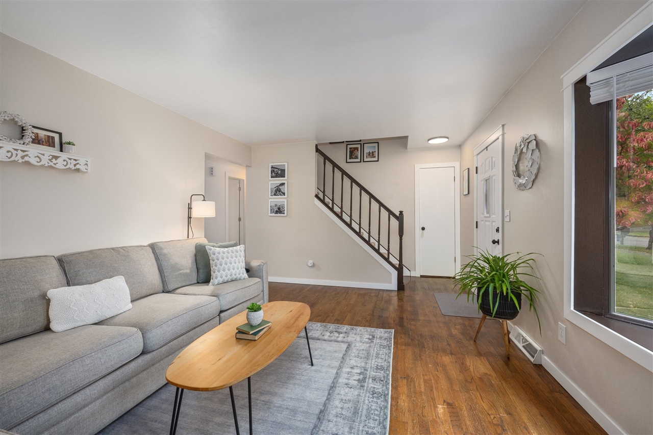 Photo 4 of Sale Pending at 2531 Longmeadow St, Grand Rapids, MI 49504 | MLS# 70561861 | Listing updated on 2026-10-08