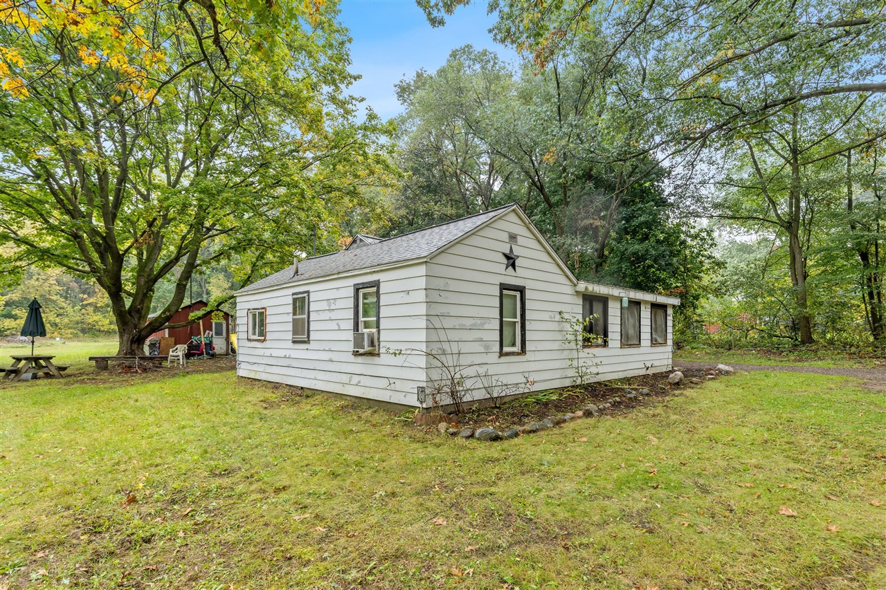 Photo 2 of Single family home for sale at 9890 Fish Rd, Belding, MI 48809 | MLS# 70561888 | Listing updated on 2026-10-05