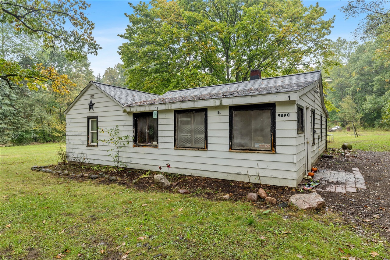 Photo 3 of Single family home for sale at 9890 Fish Rd, Belding, MI 48809 | MLS# 70561888 | Listing updated on 2026-10-05